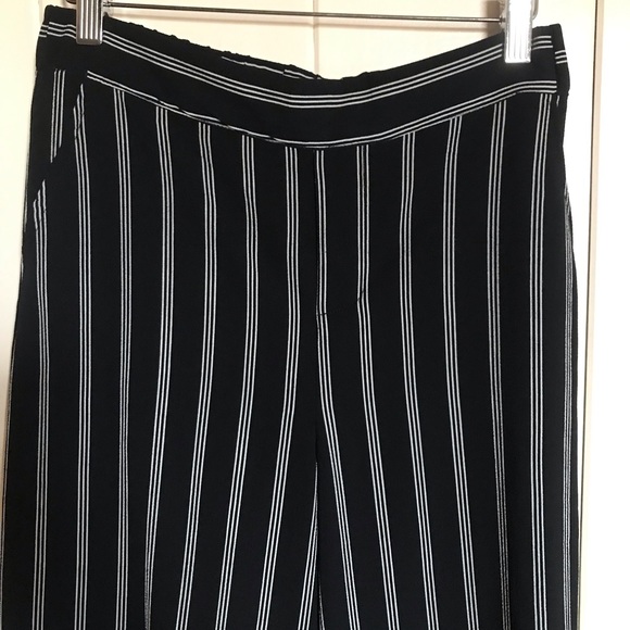 High-waist Crop Wide Leg Pants - Picture 2 of 3